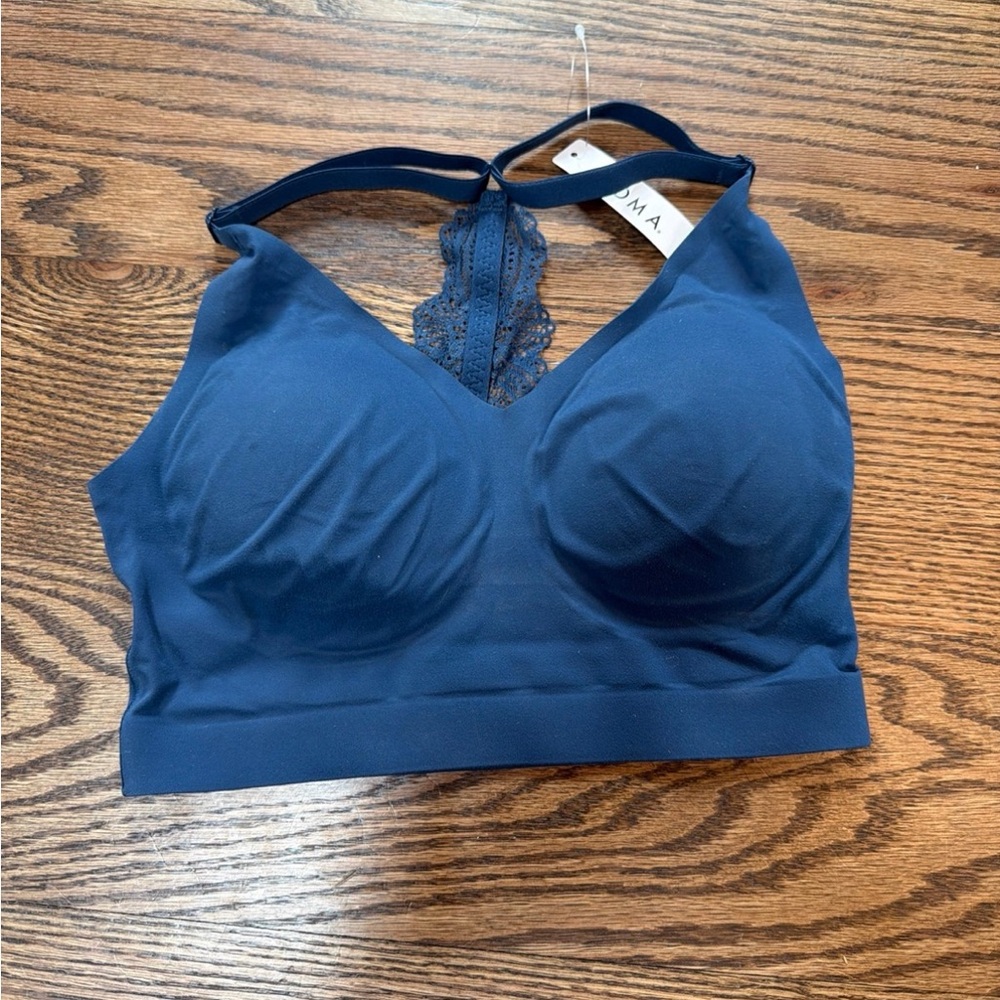 Medium NWT razor back bra